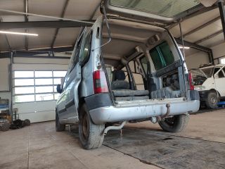 bontott CITROËN BERLINGO Bal hátsó Belső Küszöb Burkolat