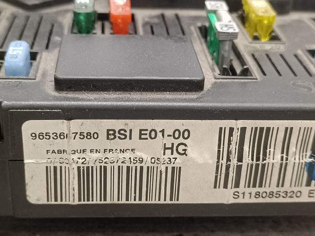 bontott CITROËN BERLINGO Biztosítéktábla Utastér