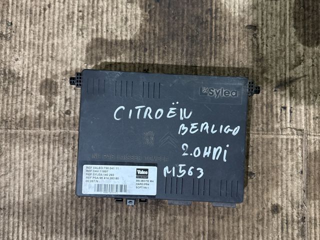 bontott CITROËN BERLINGO Biztosítéktábla Utastér