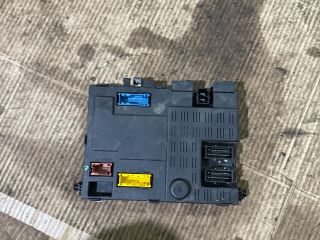 bontott CITROËN BERLINGO Biztosítéktábla Utastér