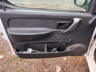 bontott CITROËN BERLINGO Biztosítéktábla Utastér