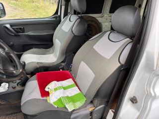 bontott CITROËN BERLINGO Biztosítéktábla Utastér