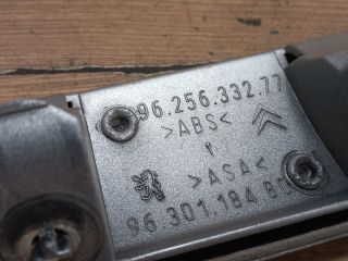 bontott CITROËN BERLINGO Csomagtérajtó Díszléc