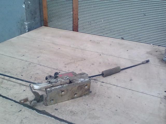 bontott CITROËN BERLINGO Csomagtérajtó Kilincs