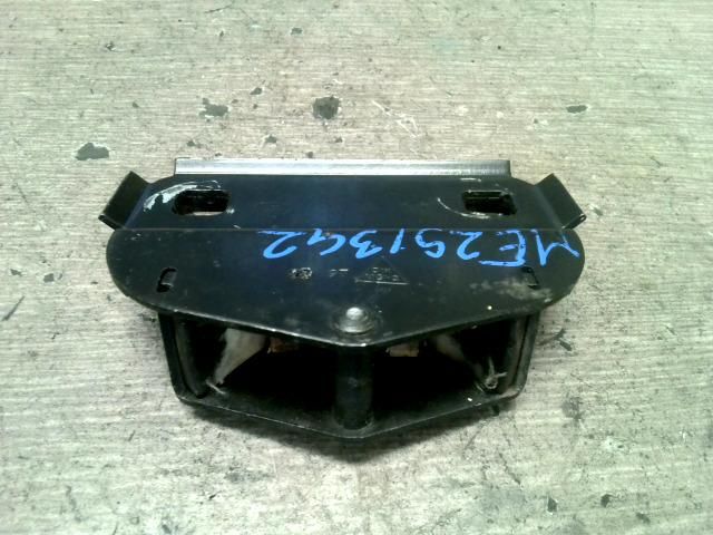 bontott CITROËN BERLINGO Csomagtérajtó Ütköző