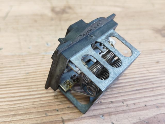 bontott CITROËN BERLINGO Előtét Ellenállás Fűtőmotor