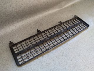 bontott CITROËN BERLINGO Első Lökhárító Alsó Középső Díszrács