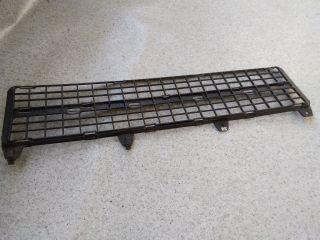 bontott CITROËN BERLINGO Első Lökhárító Alsó Középső Díszrács