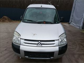 bontott CITROËN BERLINGO Első Lökhárító Merevítő (Fém)