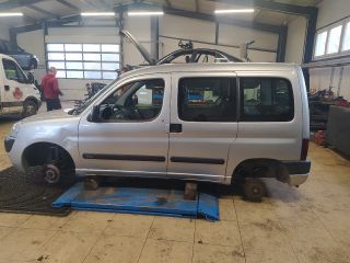 bontott CITROËN BERLINGO Első Lökhárító Merevítő (Fém)
