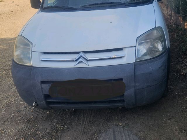 bontott CITROËN BERLINGO Első Lökhárító (Részeivel)