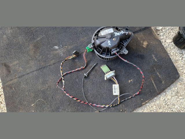 bontott CITROËN BERLINGO Fűtőmotor (Klímás)