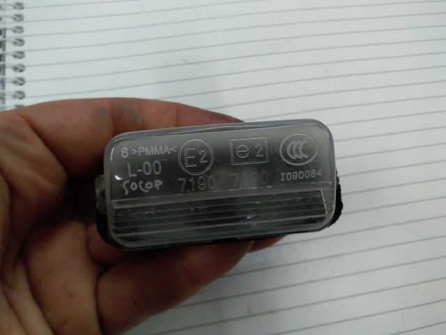 bontott CITROËN BERLINGO Hátsó Rendszámtábla Világítás