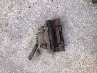 bontott CITROËN BERLINGO II Bal első Féknyereg Munkahengerrel