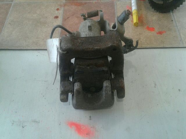 bontott CITROËN BERLINGO II Bal hátsó Féknyereg Munkahengerrel