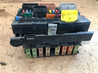 bontott CITROËN BERLINGO II Biztosítéktábla Motortér