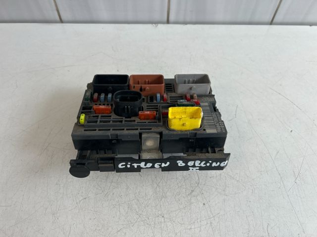 bontott CITROËN BERLINGO II Biztosítéktábla Motortér