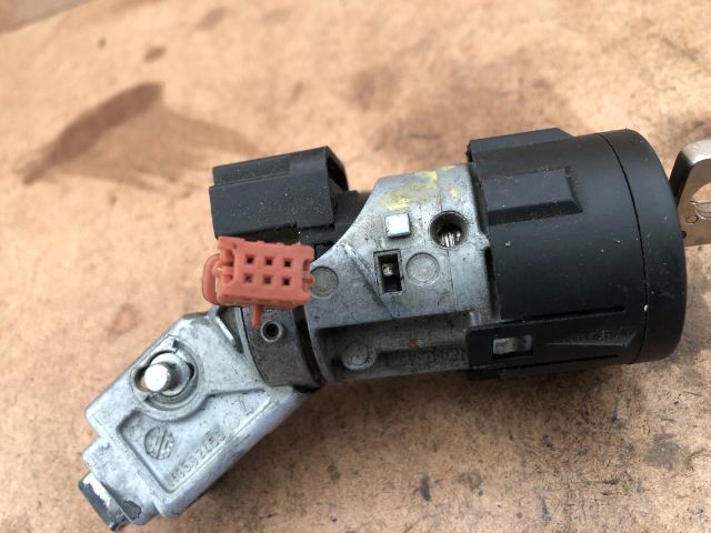 bontott CITROËN BERLINGO II Gyújtáskapcsoló