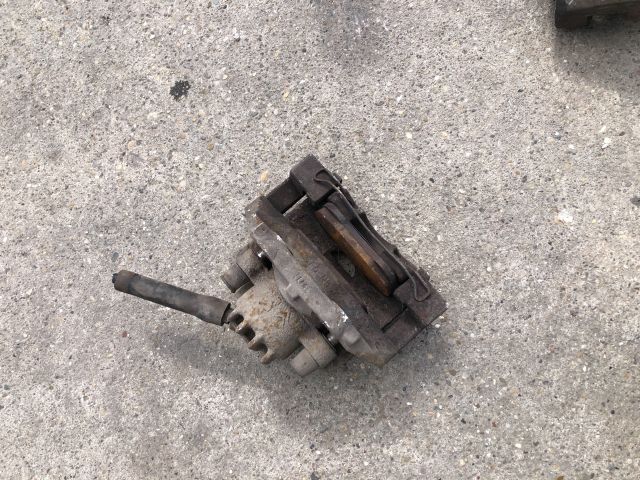 bontott CITROËN BERLINGO II Jobb első Féknyereg Munkahengerrel