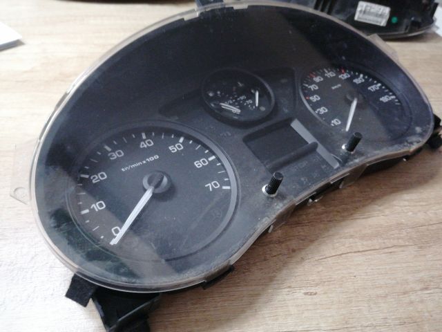 bontott CITROËN BERLINGO II Kilométeróra