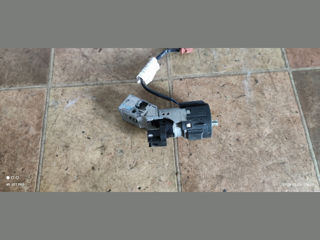 bontott CITROËN BERLINGO II Gyújtáskapcsoló Házzal