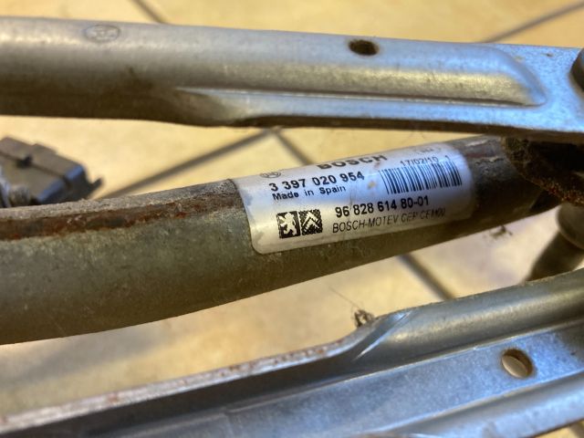 bontott CITROËN BERLINGO II Első Ablaktörlő Szerkezet Motorral