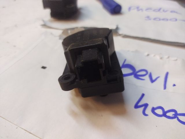 bontott CITROËN BERLINGO II Fűtés Állító Motor