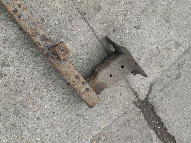 bontott CITROËN BERLINGO II Hátsó Lökhárító Merevítő (Fém)