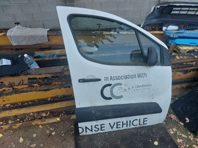 bontott CITROËN BERLINGO II Jobb első Ajtó (Részeivel)