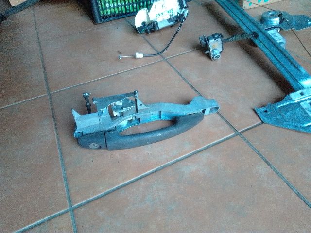 bontott CITROËN BERLINGO II Jobb első Kilincs Hátulja