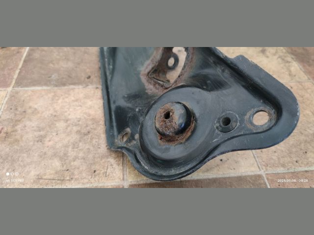 bontott CITROËN BERLINGO II Jobb hátsó Felső Rugótányér