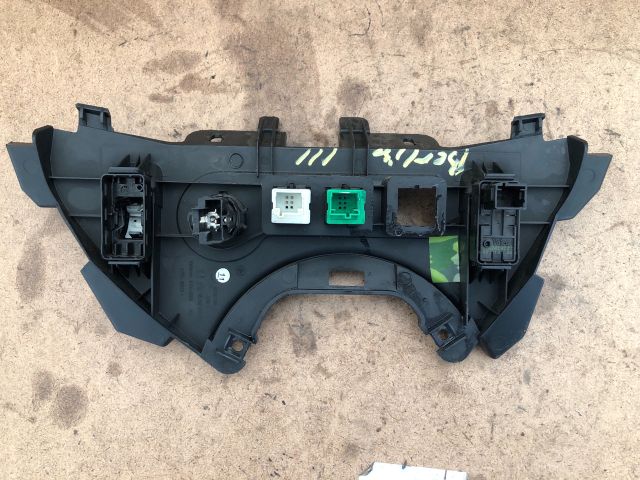 bontott CITROËN BERLINGO II Középkonzol Vezérlő Panel