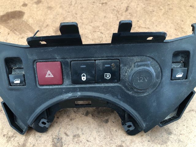 bontott CITROËN BERLINGO II Középkonzol Vezérlő Panel