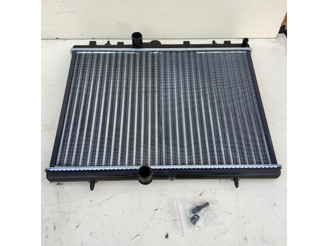 bontott CITROËN BERLINGO II Vízhűtő Radiátor (Klímás)