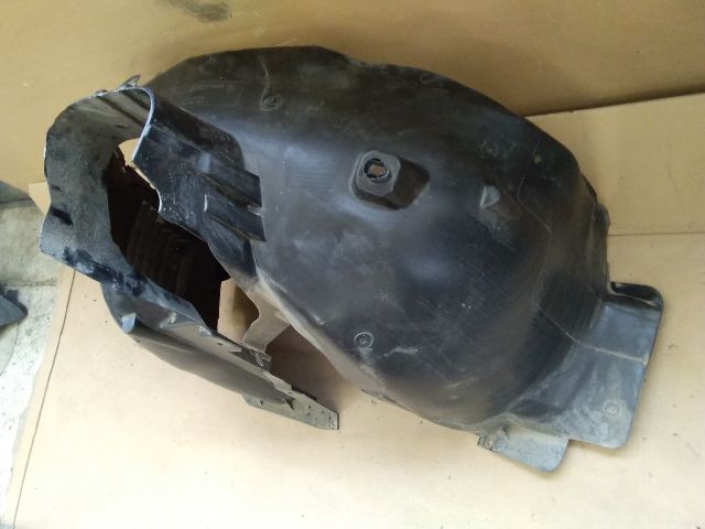 bontott CITROËN BERLINGO III Jobb első Dobbetét (Kerékjárati, Műanyag)