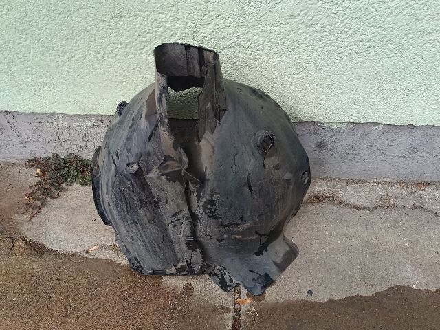 bontott CITROËN BERLINGO III Jobb első Első Dobbetét (Kerékjárati, Műanyag)