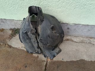 bontott CITROËN BERLINGO III Jobb első Első Dobbetét (Kerékjárati, Műanyag)