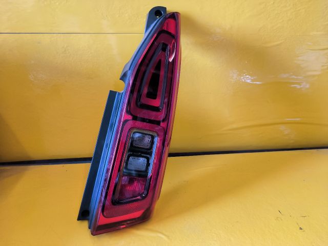 bontott CITROËN BERLINGO III Jobb Hátsó Lámpa