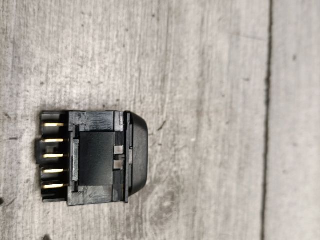 bontott CITROËN BERLINGO Jobb első Ablakemelő Kapcsoló