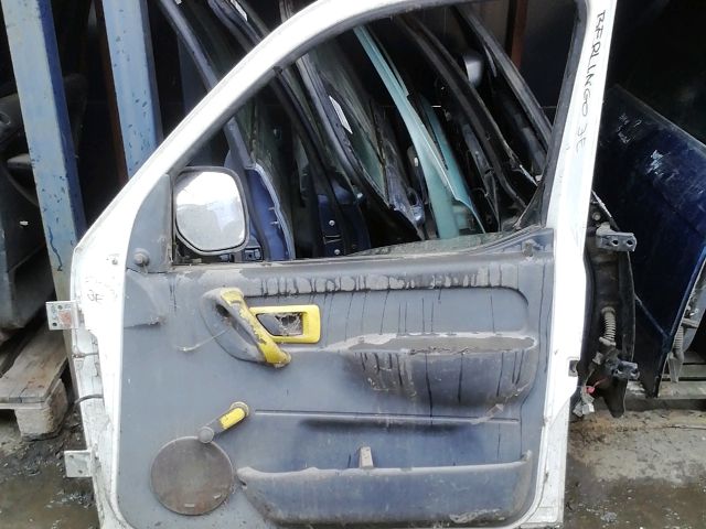 bontott CITROËN BERLINGO Jobb első Ajtó (Részeivel)