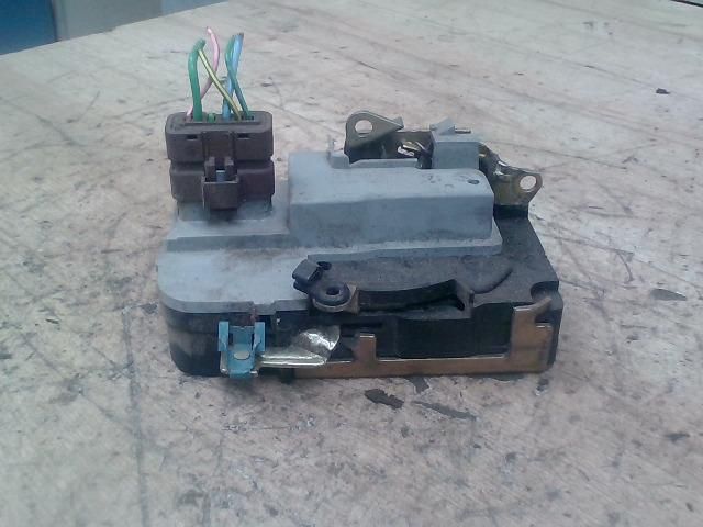 bontott CITROËN BERLINGO Jobb első Ajtózár