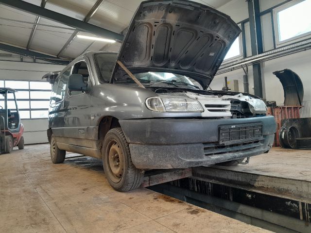 bontott CITROËN BERLINGO Jobb első Belső Küszöb Burkolat