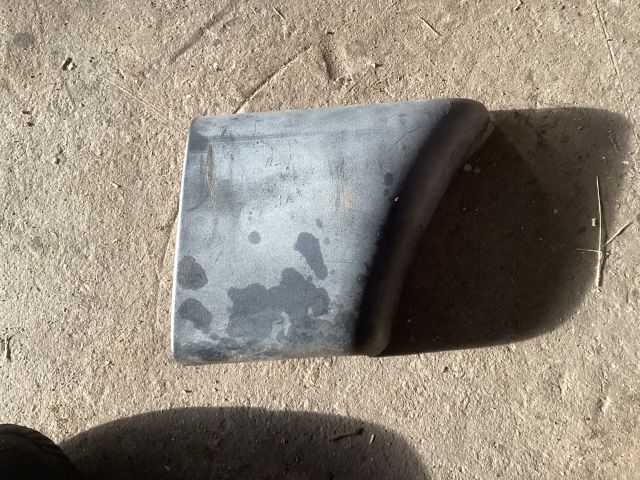 bontott CITROËN BERLINGO Jobb első Sárvédő Díszléc