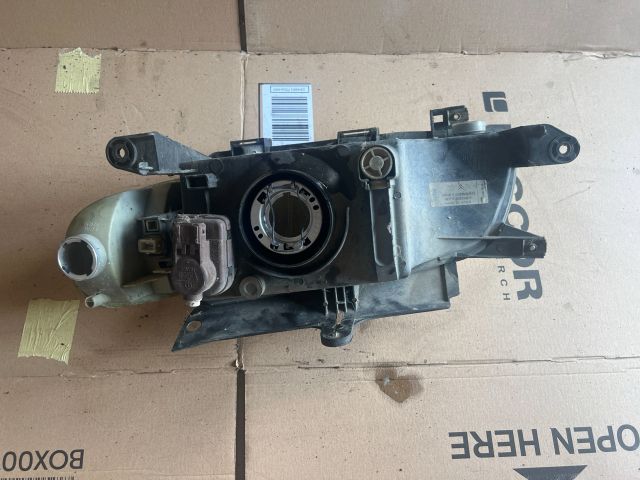 bontott CITROËN BERLINGO Jobb Fényszóró