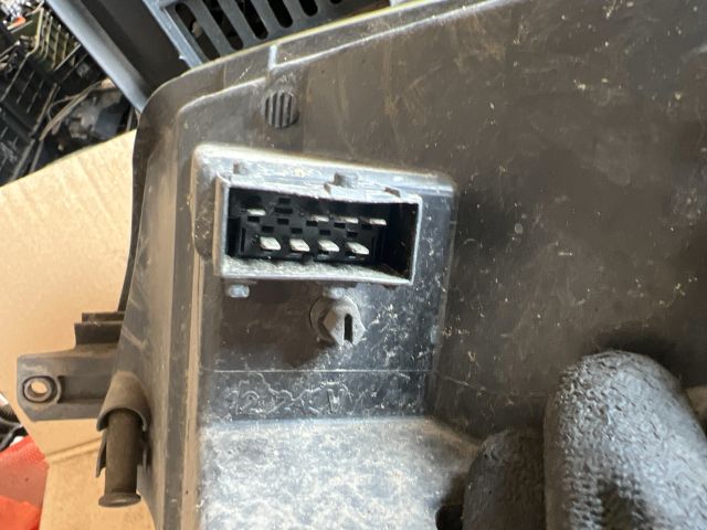 bontott CITROËN BERLINGO Jobb Fényszóró