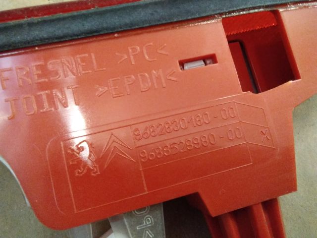 bontott CITROËN BERLINGO Pótféklámpa