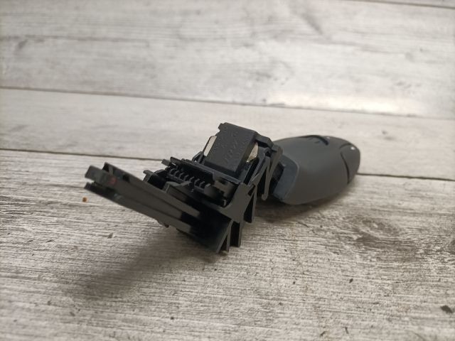 bontott CITROËN BERLINGO Rádió / CD Kapcsoló