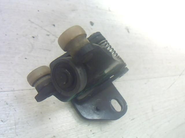 bontott CITROËN BERLINGO Tolóajtó Sín Görgő