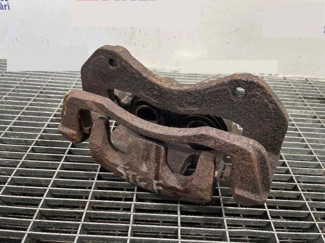 bontott CITROËN C-CROSSER Bal első Féknyereg Munkahengerrel