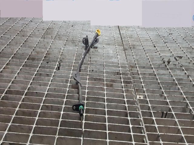 bontott CITROËN C-CROSSER Nívópálca